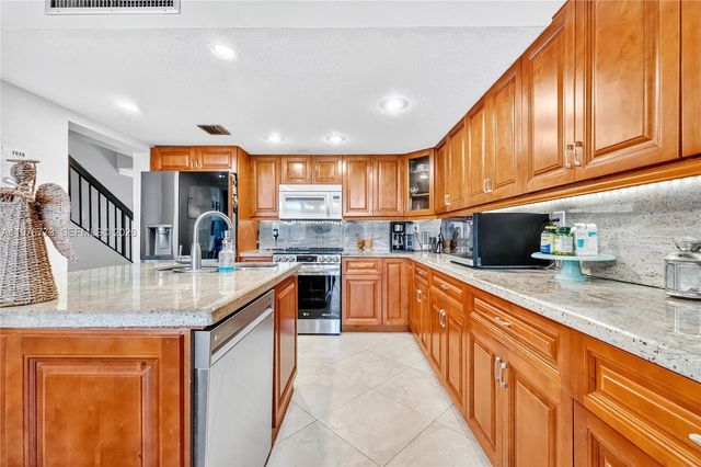 1490 Laguna Ln, Pembroke Pines, FL 33026