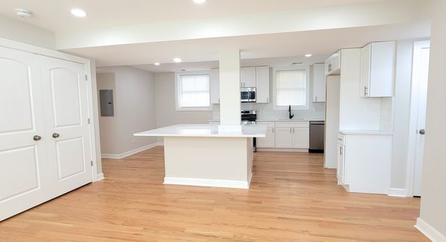 2836 W Arthur Street GE, Chicago, IL 60645