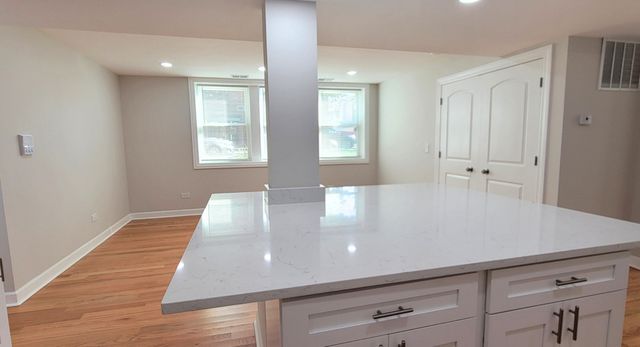 2836 W Arthur Street GE, Chicago, IL 60645