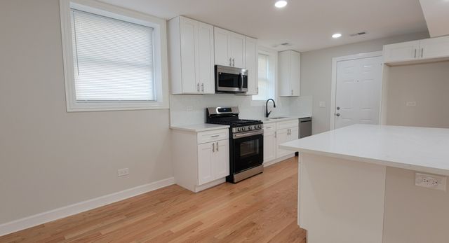 2836 W Arthur Street GE, Chicago, IL 60645
