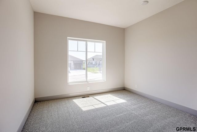 18487 Robin Circle, Omaha, NE 68136