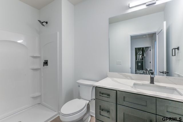 18487 Robin Circle, Omaha, NE 68136