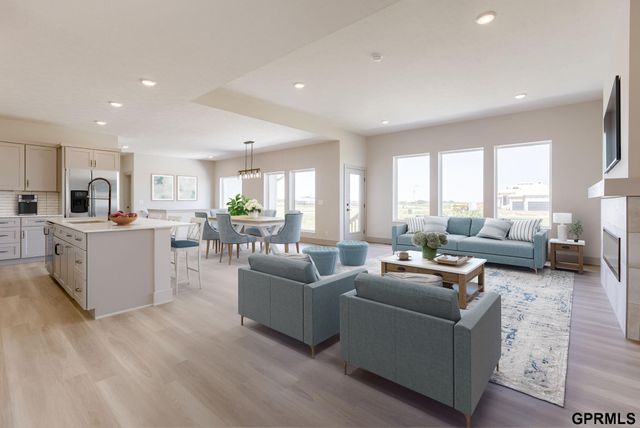 18487 Robin Circle, Omaha, NE 68136