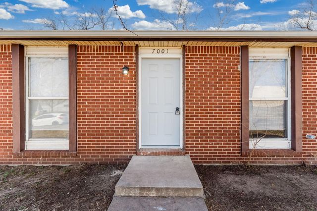 7001 W Newell St, Wichita, KS 67212