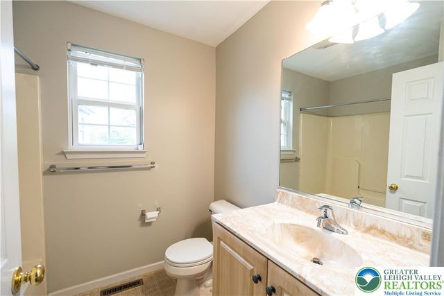 127 Highlands Circle, Easton, PA 18042