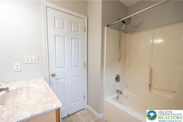 127 Highlands Circle, Easton, PA 18042