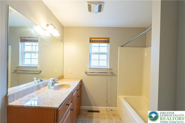 127 Highlands Circle, Easton, PA 18042