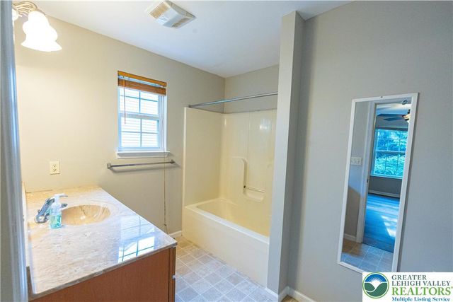 127 Highlands Circle, Easton, PA 18042