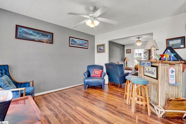 8 Seaside Lane, Greer, SC 29650