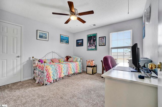 8 Seaside Lane, Greer, SC 29650