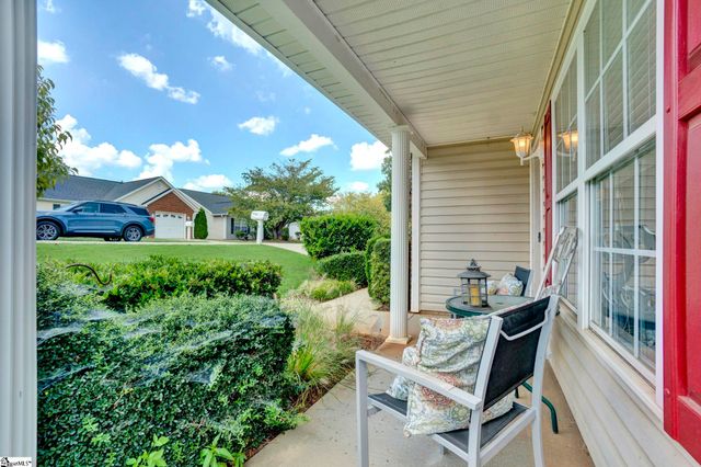 8 Seaside Lane, Greer, SC 29650