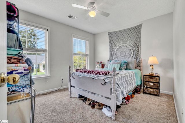 8 Seaside Lane, Greer, SC 29650