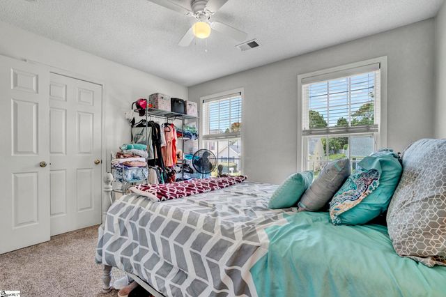 8 Seaside Lane, Greer, SC 29650