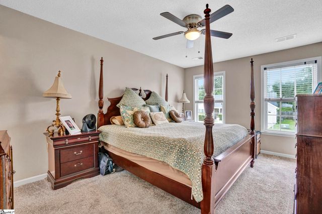 8 Seaside Lane, Greer, SC 29650