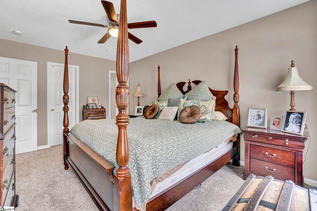 8 Seaside Lane, Greer, SC 29650