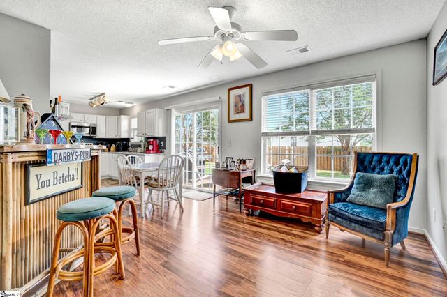 8 Seaside Lane, Greer, SC 29650