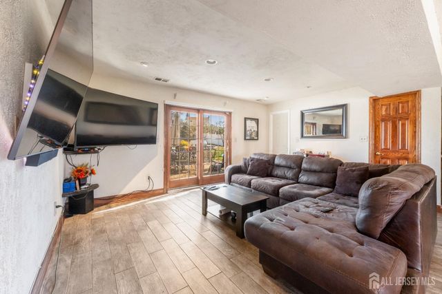 16 Wilmot Road, Sayreville, NJ 08872