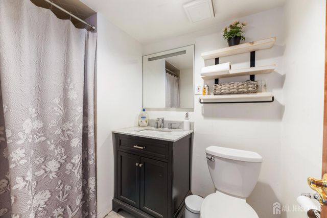 16 Wilmot Road, Sayreville, NJ 08872