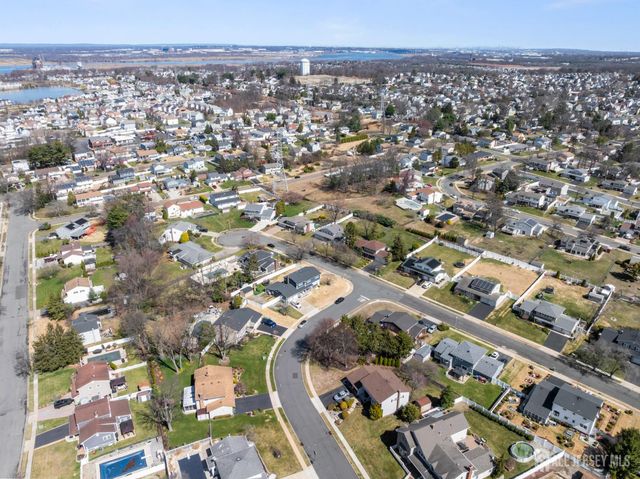 16 Wilmot Road, Sayreville, NJ 08872