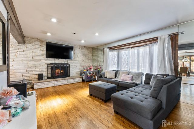 16 Wilmot Road, Sayreville, NJ 08872