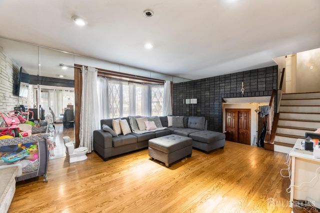 16 Wilmot Road, Sayreville, NJ 08872