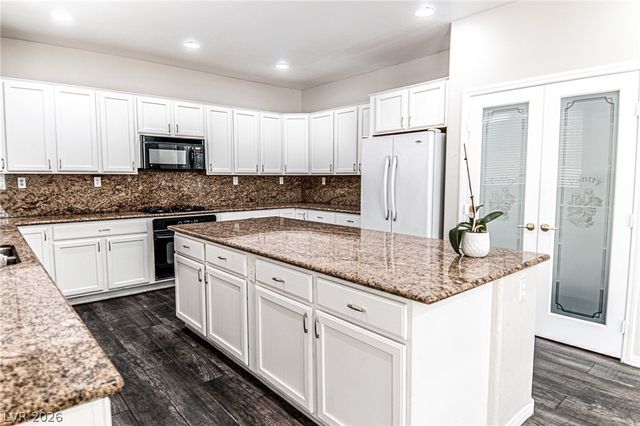 6545 Black Oaks Street, North Las Vegas, NV 89084