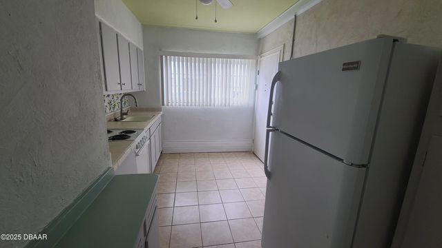 500 S Beach St Apt K1, Daytona Beach, FL 32114