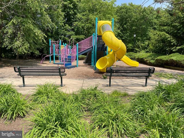 46 WARWICK RD, Princeton Junction, NJ 08550