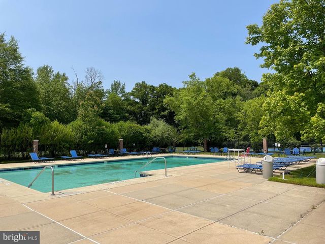 46 WARWICK RD, Princeton Junction, NJ 08550