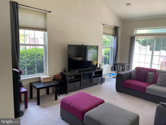 46 WARWICK RD, Princeton Junction, NJ 08550