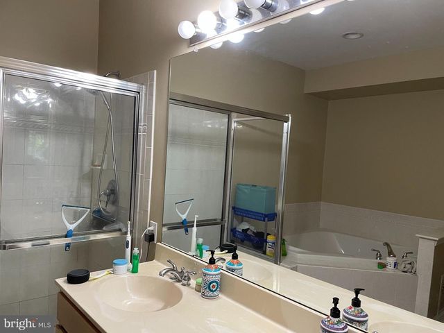 46 WARWICK RD, Princeton Junction, NJ 08550