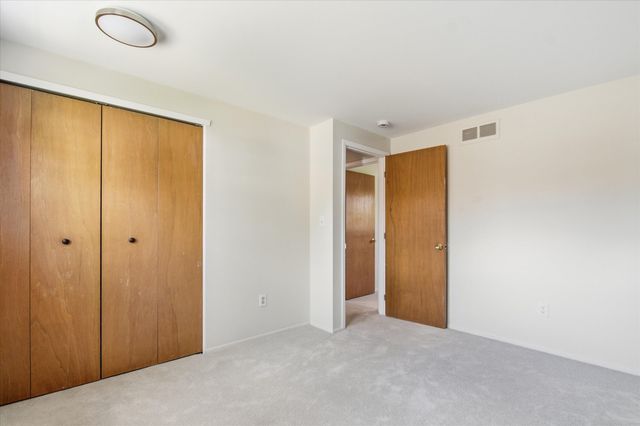 2825 Tuebingen Parkway, Ann Arbor, MI 48105