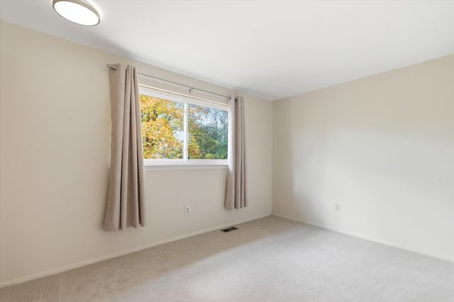 2825 Tuebingen Parkway, Ann Arbor, MI 48105