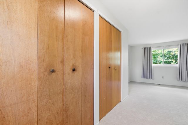 2825 Tuebingen Parkway, Ann Arbor, MI 48105