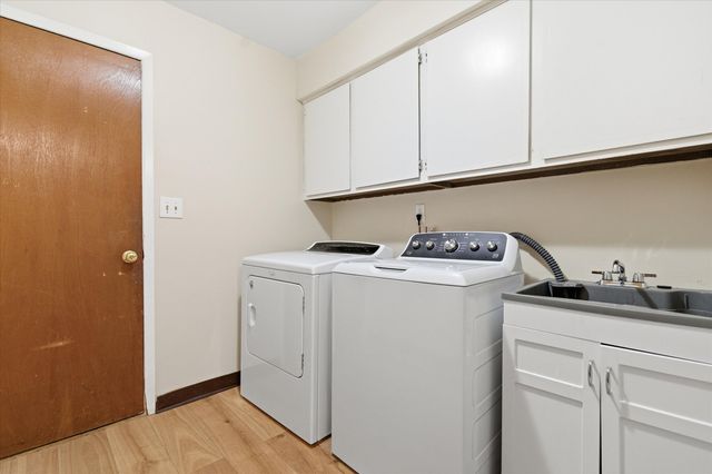 2825 Tuebingen Parkway, Ann Arbor, MI 48105