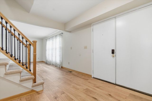 2825 Tuebingen Parkway, Ann Arbor, MI 48105