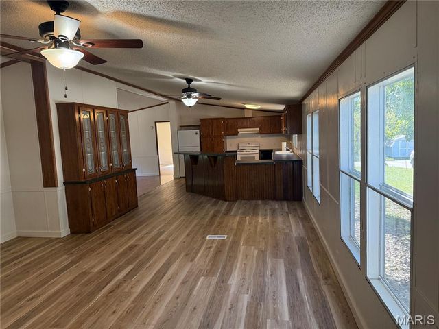 18229 Loyalty Lane, St Robert, MO 65584