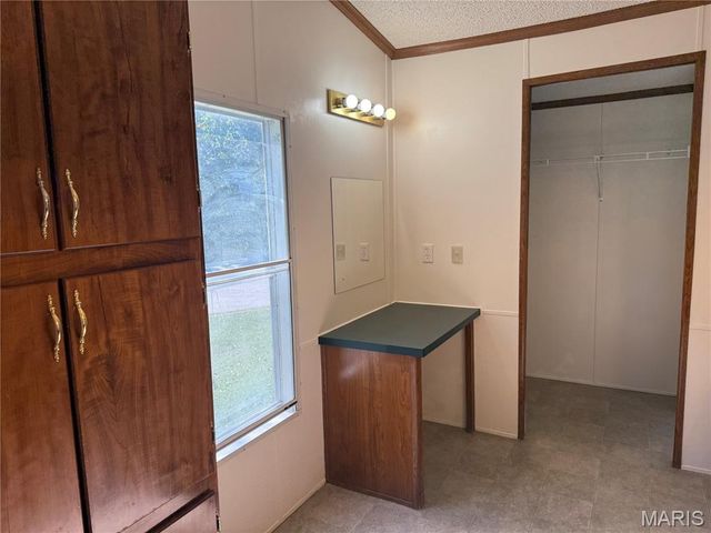 18229 Loyalty Lane, St Robert, MO 65584