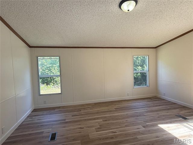 18229 Loyalty Lane, St Robert, MO 65584