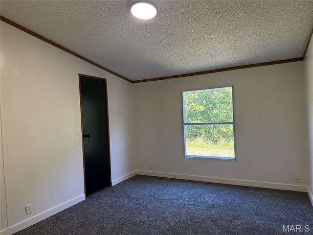 18229 Loyalty Lane, St Robert, MO 65584