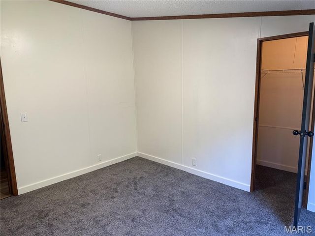 18229 Loyalty Lane, St Robert, MO 65584