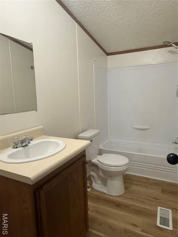 18229 Loyalty Lane, St Robert, MO 65584