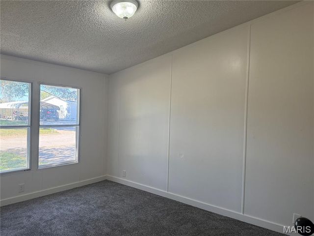 18229 Loyalty Lane, St Robert, MO 65584