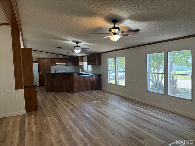 18229 Loyalty Lane, St Robert, MO 65584