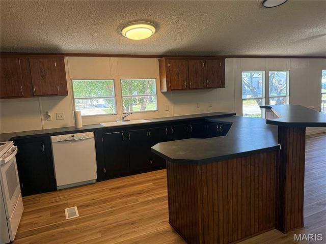 18229 Loyalty Lane, St Robert, MO 65584