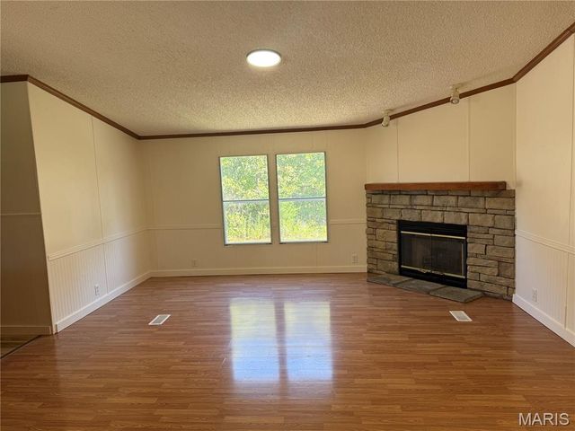 18229 Loyalty Lane, St Robert, MO 65584