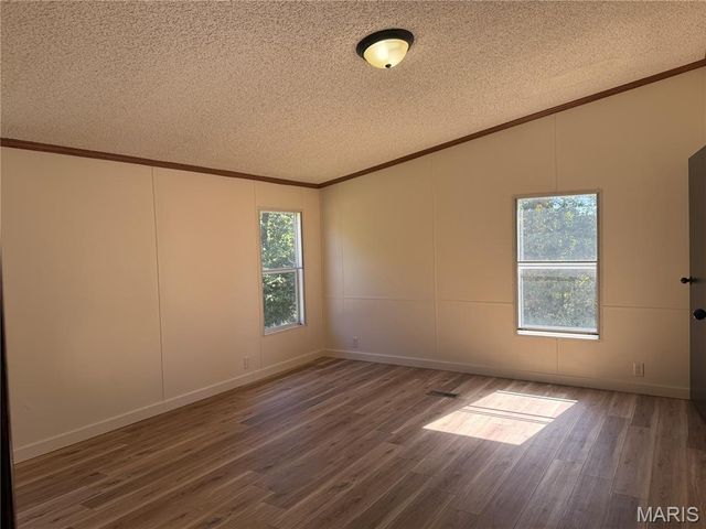 18229 Loyalty Lane, St Robert, MO 65584