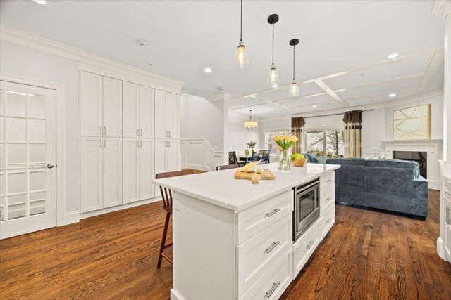 16-26 Dalby St 3, Newton, MA 02458