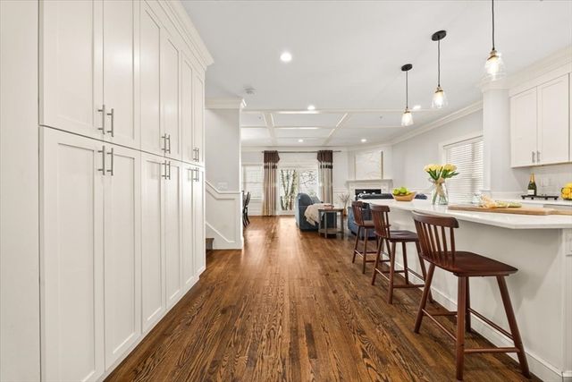 16-26 Dalby St 3, Newton, MA 02458
