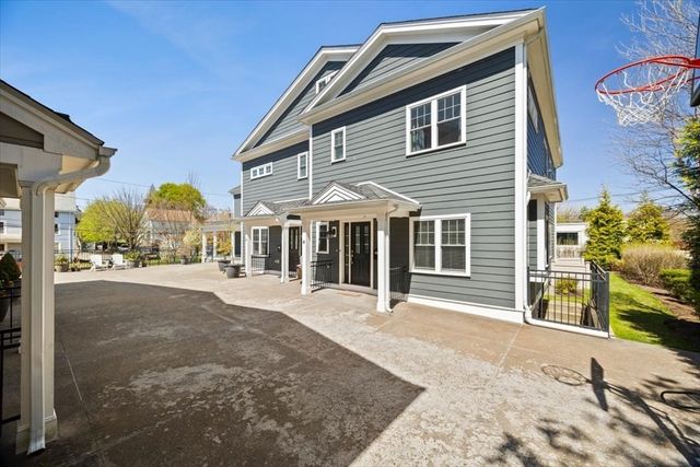 16-26 Dalby St 3, Newton, MA 02458